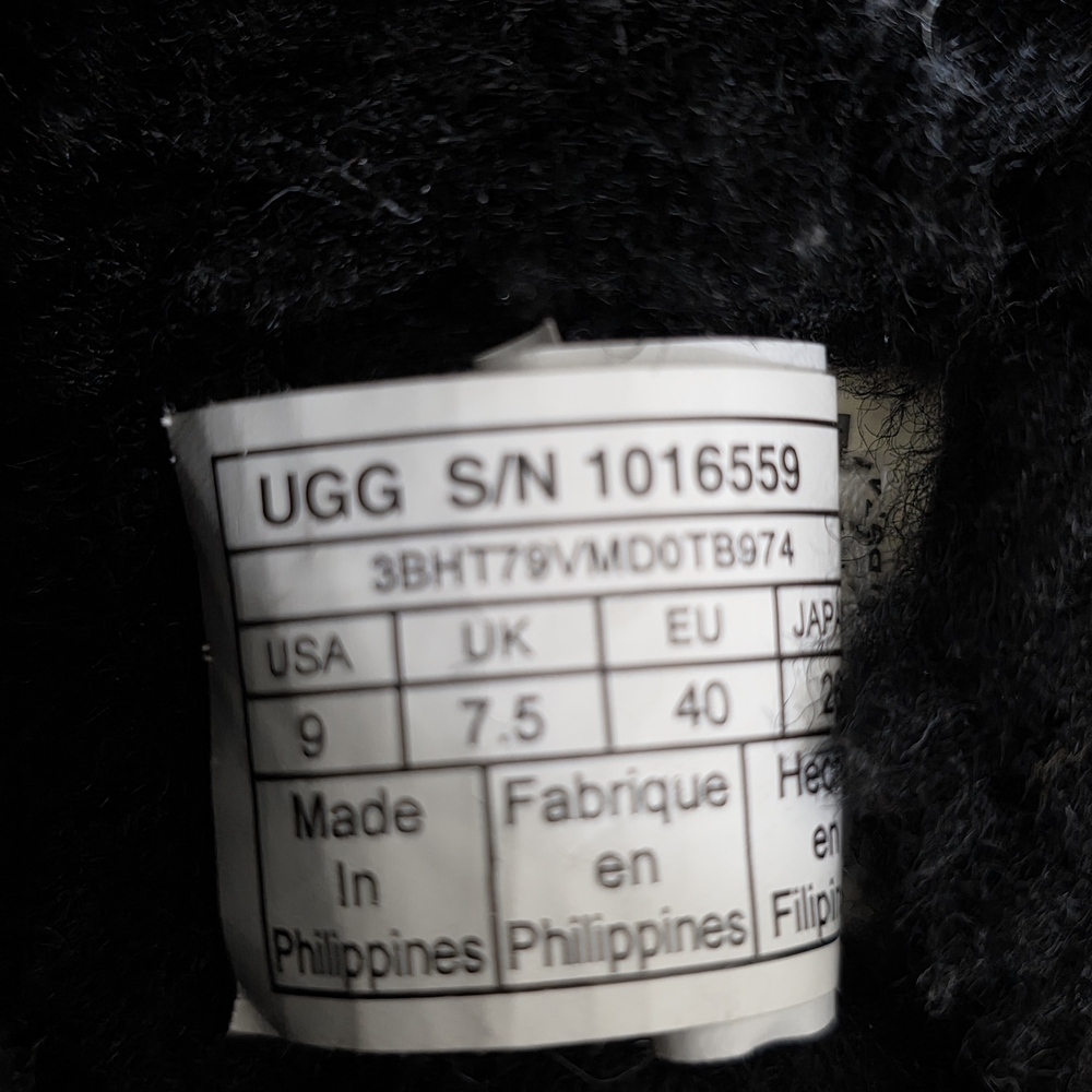 UGG Black Winter Boots - Picture 10 of 10